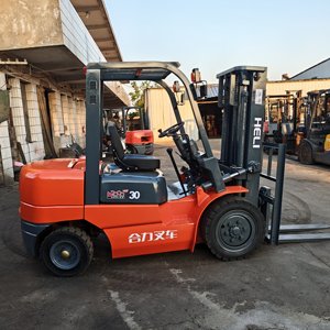 Chariot élévateur diesel HELI 3T d'occasion de haute qualité en bon état de marche - Product Image 4