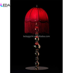 Lámpara de Mesa Clásica LEDA de Metal con Pantalla Blanca de Flecos, Centro de Mesa para Decoración de Bodas, Fiestas de Cumpleaños y Eventos - Product Image 3