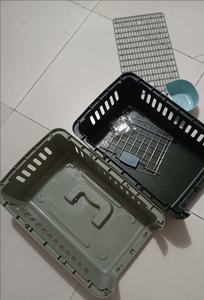 Personalizzato solido modello di plastica Air Box per piccoli animali domestici stile moderno gatto cane gabbia con pulsante di chiusura per i viaggi all'aperto in auto - Product Image 4