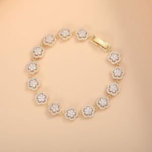 Bracelet en cristal en forme de fleur, alliage de cuivre, micro-insertion, bijoux pour femmes à porter au quotidien - Product Image 3