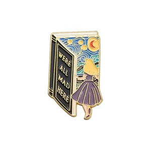 En gros, Broches en métal émaillées amusantes à motifs de dessins animés et de peintures à l'huile de ciel nocturne, avec la phrase 'WERE ALL MAD HERE', pour vêtements - Product Image 1