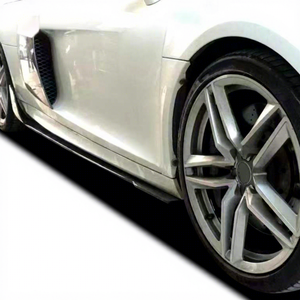 สเกิร์ตข้างสีดำสำหรับรถยนต์ Audi R8 รุ่นปี 2008-2015 ขายตรงจากโรงงาน สเกิร์ตข้างคาร์บอนไฟเบอร์ - Product Image 1