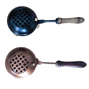 Brûleur d'encens en fonte au look élégant, noir rétro, finition artisanale et poignée en bois, parfait pour les accessoires de table - Product Image 1