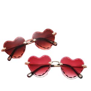 Gafas de Sol de Metal Pequeñas Sin Montura con Logotipo Personalizado, Última Moda, Gafas de Sol Sin Montura UV400 con Forma de Corazón para Mujer - Product Image 5