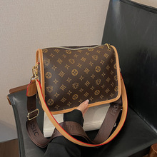 Bolsos de Hombro de PVC para <span class=keywords><strong>Mujer</strong></span>, Diseño Clásico, con Monograma, Múltiples Formas de Llevar, Bolsos Cruzados para Uso Diario, Gran Venta - Product Image 3