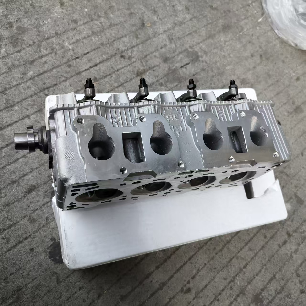 Gasoline 1.0L 1.1L 465QA Engine Complete Cylinder Head for Wuling Changan Dongfeng Chevrolet DFSK Changa Cylinder Head Auto Parts Image 2