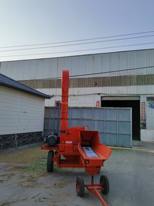 آلة تقطيع العشب للماشية من رونجين، قاطعة سيلاج 8 طن، آلة قطع العشب، آلة تقطيع القش الكبيرة مع محرك ديزل - Product Image 3