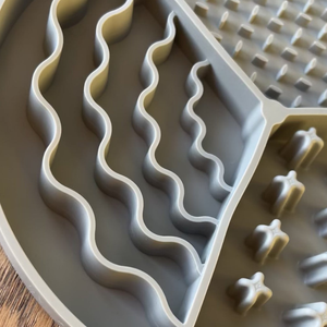 Alimentador lento de silicona para mascotas para aliviar la ansiedad - Product Image 3