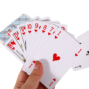 Marque tunisienne MIMI, BELOTE, <span class=keywords><strong>cartes</strong></span> à jouer en papier bleu écologiques personnalisables, 280g, <span class=keywords><strong>32</strong></span> <span class=keywords><strong>cartes</strong></span>, 8,7*5,7cm - Product Image 3