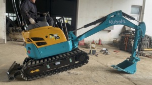 Mini-excavatrice de 1,5 tonne avec godet de 0,12 m, valve hydraulique Kawasaki, puissance de 49 kW, équipement d'occasion - Product Image 4