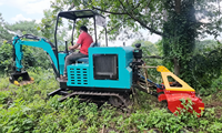 Nouvelle micro-rotoculteur agricole multifonctionnelle tout-en-un à entraînement par engrenages pour tracteur et pelle sur chenilles