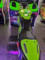 Simulateur de course de moto à monnayeur, borne d'arcade avec écran LCD 50 pouces et lecteur de billets pour usage commercial