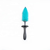 Produits de nettoyage automatique d'usine Poignée en PP Brosse à poussière de voiture Assure un dépoussiérage sûr Brosse propre Ensemble de brosses pour pneus de roues de voiture