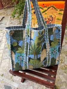 Sac fourre-tout matelassé en coton imprimé, motifs ethniques de créateur, rembourrage doux, poignées robustes, sac à bandoulière pour voyage et shopping - Product Image 4