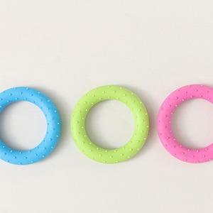 Juguetes para masticar de hueso de pezón pequeño neutro TPR respetuoso con el medio ambiente personalizado, juguetes duraderos para perros y cachorros de colores de gran oferta - Product Image 3