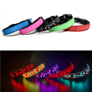 Collar LED para Mascotas Recargable por USB con Diseño de Huella de Perro 3D en Cinta de Poliéster y Goma Cómoda, Gran Venta - Product Image 3