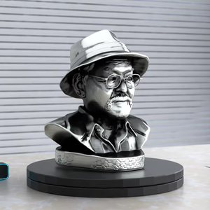 Estatuilla de decoración moderna personalizada para el hogar, estatua de Taka Ito, adorno conmemorativo, técnica de fundición a mano - Product Image 2