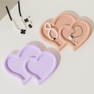 Molde de silicona de resina con forma de corazón para parejas, molde de yeso para el Día de San Valentín, para decoración del hogar y posavasos de tienda - Product Image 3