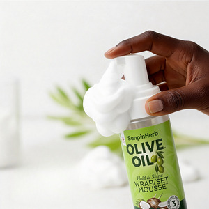 Mousse Coiffante Huile d'Olive et Huile de Coco Tenue Douce – Kit Mousse Coiffante qui Sublime la Brillance et Contrôle les Frisotis pour Cheveux Naturels - Product Image 1