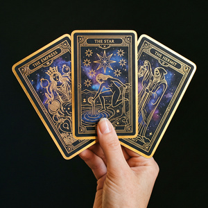 Produzione di <span class=keywords><strong>Carte</strong></span> dei Tarocchi di Lusso con Cornice Esterna Stampata in Lamina, Produttore di Mazzi di <span class=keywords><strong>Carte</strong></span> Oracolo, Vendita all'Ingrosso di <span class=keywords><strong>Carte</strong></span> Divinatorie con Nucleo Nero - Product Image 1