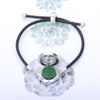 Mode peut ouvrir le bracelet de diffuseur d'huile essentielle en cuir de diamant Pu taille réglable fleur coeur motif bracelet de diffuseur