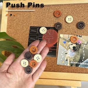 Vente en gros BOCHENG : Piones en bois à 4 trous pour tableaux en liège et murs photo, Chine - Product Image 3