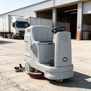 <span class=keywords><strong>Autolaveuse</strong></span> autoportée à double brosse pour un nettoyage efficace et maniable dans les entrepôts frigorifiques, les parkings et les locaux de stockage - Product Image 2