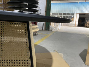 طاولة طعام دائرية فاخرة بتصميم أوروبي بسيط مصنوعة من الخشب والراتان المنسوج لغرفة الطعام - Product Image 5