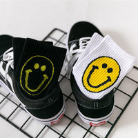 Chaussettes d'été confortables et mignonnes pour femmes, chaussettes longues et mignonnes de course pour femmes, décontractées et athlétiques, au prix de gros