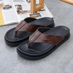 Nouvelles sandales de plage plates en cuir véritable pour hommes, populaires pour l'été, à la mode, résistantes, à talons hauts, faciles à enfiler. - Product Image 3