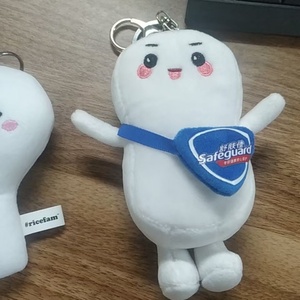 Venta al por Mayor de Colgantes y Llaveros de Peluche Creativos, Lindos y Versátiles con Diseño de Dibujos Animados - Product Image 2