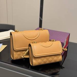 Sac à main en cuir de haute qualité pour femmes, sac à bandoulière durable pour le shopping, les voyages et l'usage quotidien, disponible au meilleur prix du marché - Product Image 6