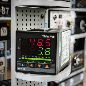 Controlador de temperatura ABS económico para electrodomésticos y equipos de laboratorio Termostato de ahorro de energía con soporte OEM y ODM - Product Image 1
