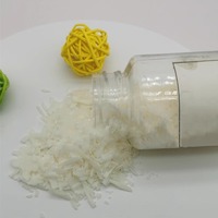 Émulsifiant cosmétique de flocon de perle de catégorie GMS (monostéarate glycérylique) CAS 31566-31-1 pour des intermédiaires matériels de synthèses