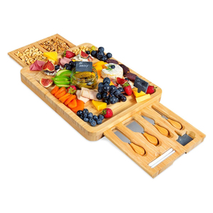 Plateau à <span class=keywords><strong>fromage</strong></span> en bambou personnalisé avec logo et ensemble <span class=keywords><strong>de</strong></span> couverts en acier inoxydable, plateau à charcuterie en bois pour usage en <span class=keywords><strong>restaurant</strong></span> - Product Image 1