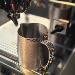 Tazza VanseerBarista Hollow Versione Competitiva VB650, Design Moderno e Minimalista per <span class=keywords><strong>Latte</strong></span> Art, in Acciaio Inox 304, per Montare il <span class=keywords><strong>Latte</strong></span>, Uso Commerciale - Product Image 2