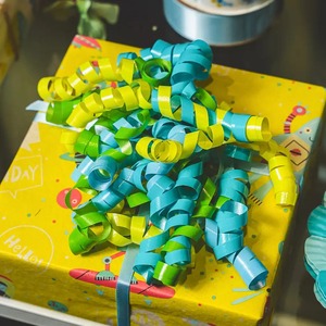 Curlie Bow Nylon Ribbon Decorations in Blue Green Yellow Solid Colors for Birthday Valentine's Day & <b>Christmas</b> <b>Gifts</b> - Product Image 5