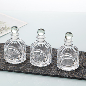 Botella de Perfume en Relieve, Botella de Vidrio para Aromaterapia, Mini Botella de Licor con Tapa Sellada, Botella Vacía, Mini Adorno de Lujo con Ilustración - Product Image 5