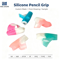 Poignée de crayon en silicone en gros pour enfants, outil de correction de la posture d'écriture, forme personnalisée, papeterie pour étudiants, directement de l'usine chinoise
