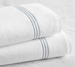 Toalla de baño de lujo personalizada con logotipo de hotel, Sábana de baño blanca lisa, 100% algodón con bordado, 3 líneas - Product Image 3