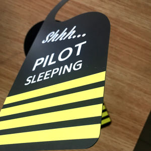 Top qualité hôtel porte en plastique cintre étiquette Pvc crochet <span class=keywords><strong>prix</strong></span> Pvc hôtel poignée étiquette ne pas déranger cintres en plastique avec trou rond - Product Image 3