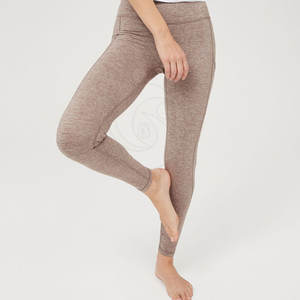 En stock Legging pour femme de qualité supérieure Legging pour femme au design unique Legging pour femme de qualité supérieure fabriqué dans la meilleure qualité - Product Image 1