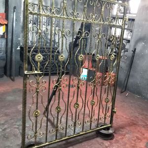 Puerta de Hierro Forjado <span class=keywords><strong>Prima</strong></span> con Diseño de Hojas y Enredaderas y Vidrio Templado Transparente para una Entrada Elegante al Hogar - Product Image 2