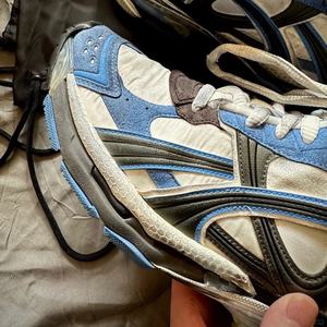 Chaussures de sport sur mesure luxueuses pour hommes et femmes, dessus en mesh. Chaussures décontractées tendance, style classique de haute qualité, amorti optimal - Product Image 4