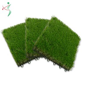Décoration d'intérieur, tapis de gazon <span class=keywords><strong>synthétique</strong></span> en plastique, gazon artificiel avec base en ABS, tuile de gazon de 30x30 cm pour une utilisation en intérieur et en extérieur - Product Image 5