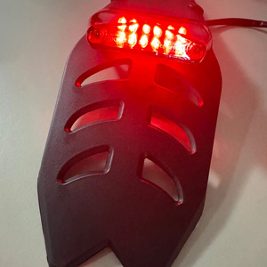 ZUQING – garde-boue arrière de moto, feu arrière LED HL200-1, déflecteur d'eau - Product Image 2