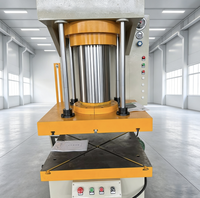 Presse hydraulique à quatre colonnes 200T à économie d'énergie, à bras unique, contrôlée par PLC, pour le cintrage, le poinçonnage et le redressage en atelier