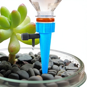 Arroseur goutte-à-goutte réglable 100 ml en plastique bleu pour l'irrigation des plantes de jardinage domestique - Product Image 3