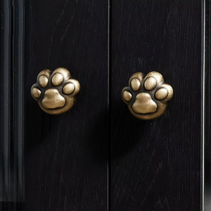 Poignées créatives en laiton à motif griffe de chat, à trou unique, montées en surface, style vintage, pour portes d'armoires, tiroirs, placards, et boutons de tirage pour chambres d'enfants - Product Image 1