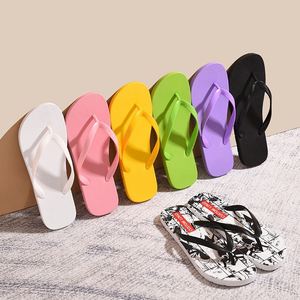 Pantuflas al por mayor con MOQ bajo, pantuflas para mujer, chanclas con logotipo personalizado, sandalias para mujer, sandalias de estilo informal para exteriores - Product Image 2
